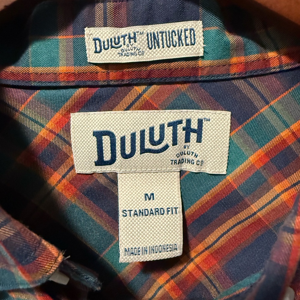 Duluth Trading Co. Men’s Untucked Button Down Shirt, Size M - Picture 2 of 6